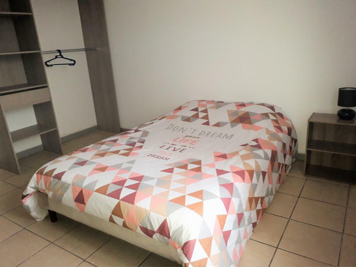 Appart Comme Chez Soi Pusignan エクステリア 写真